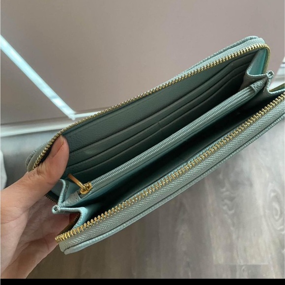 Wallet new with tags - Picture 2 of 2